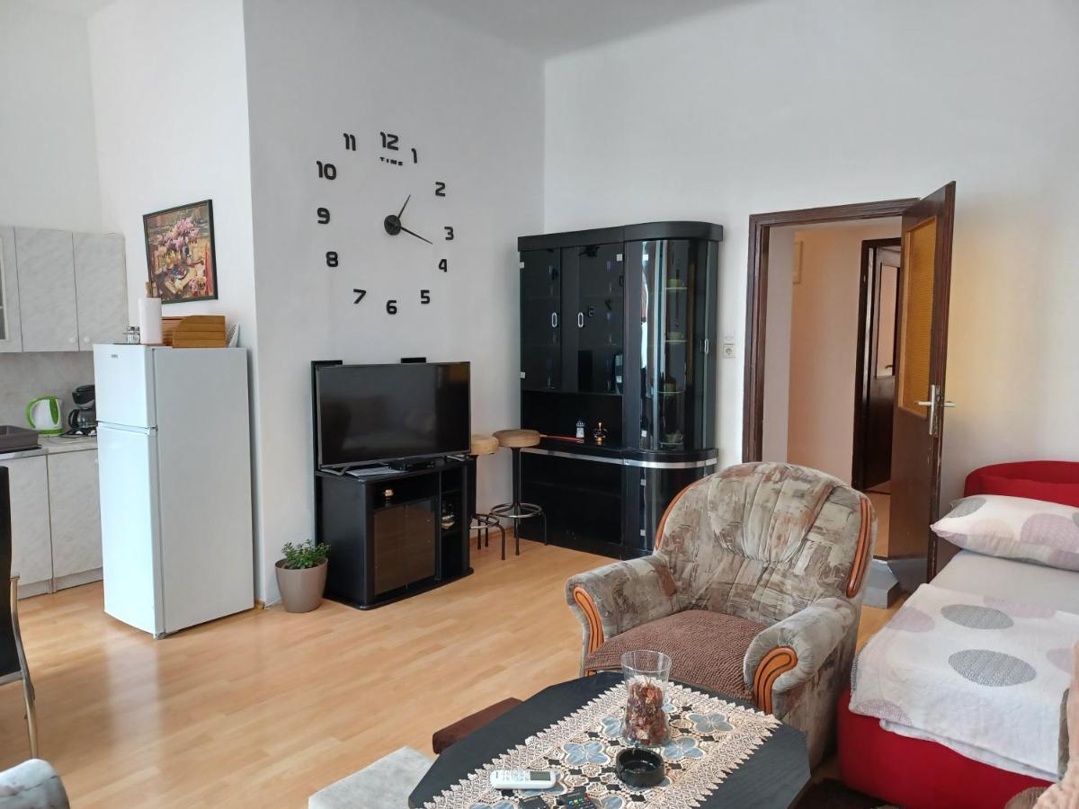 Apartmandamir